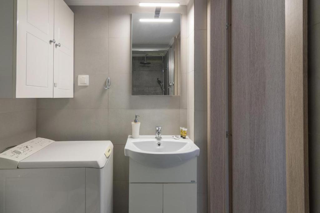 Lovely Studio Apartment For 2 Ppl In 아테네 외부 사진